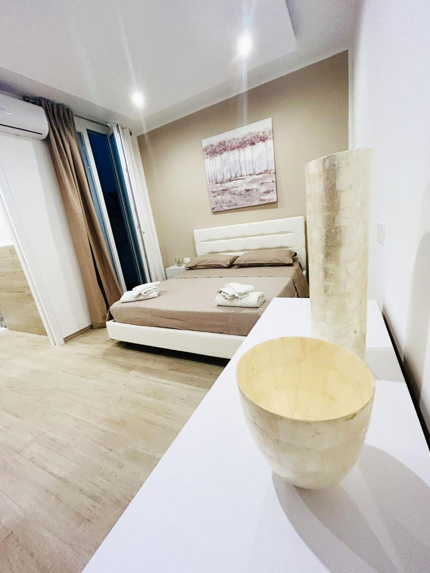 Bed E Suite Domar Brindisi Exterior foto